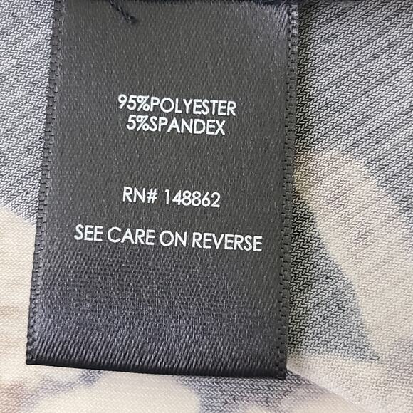 Torrid Womens Plus 2X 18/20 Black Floral Knit Wrap Peplum Top Shirt Fairy Grunge - Picture 12 of 13